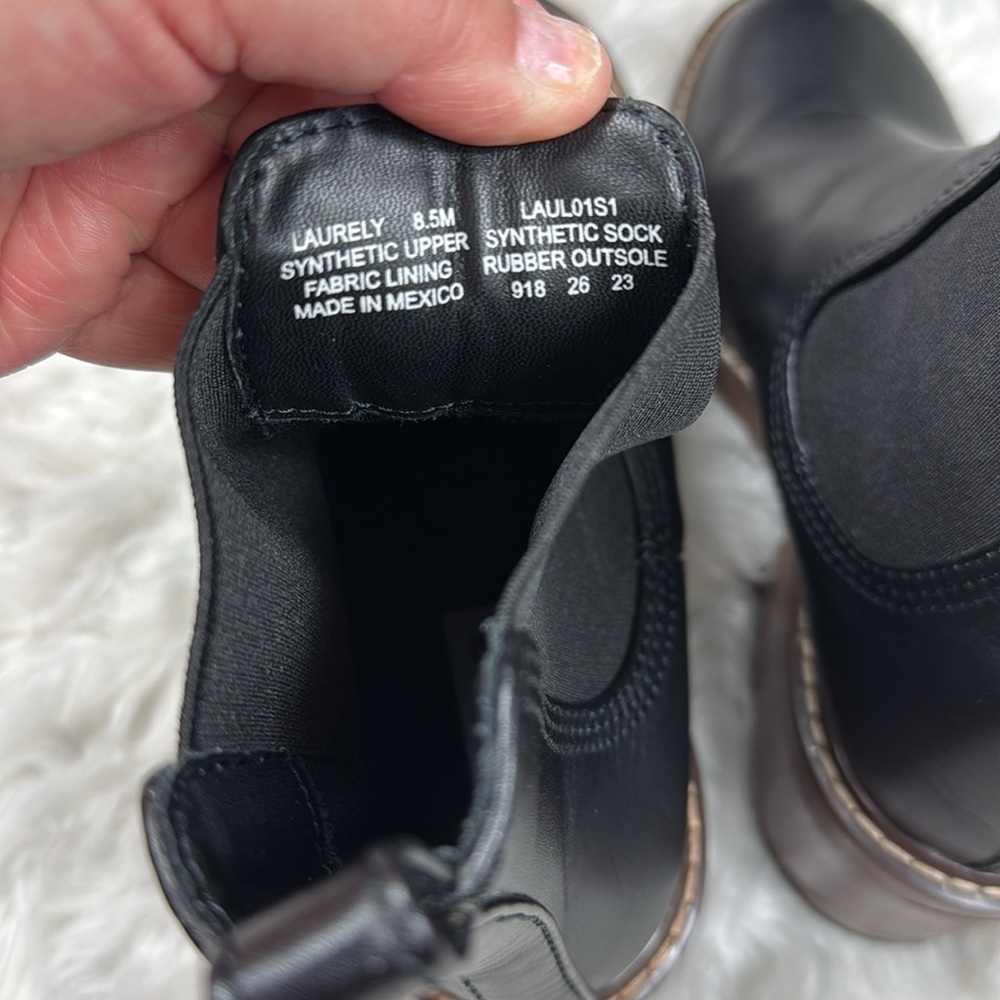 Steve Madden Black Leather Ankle Booties - Picture 4 of 6